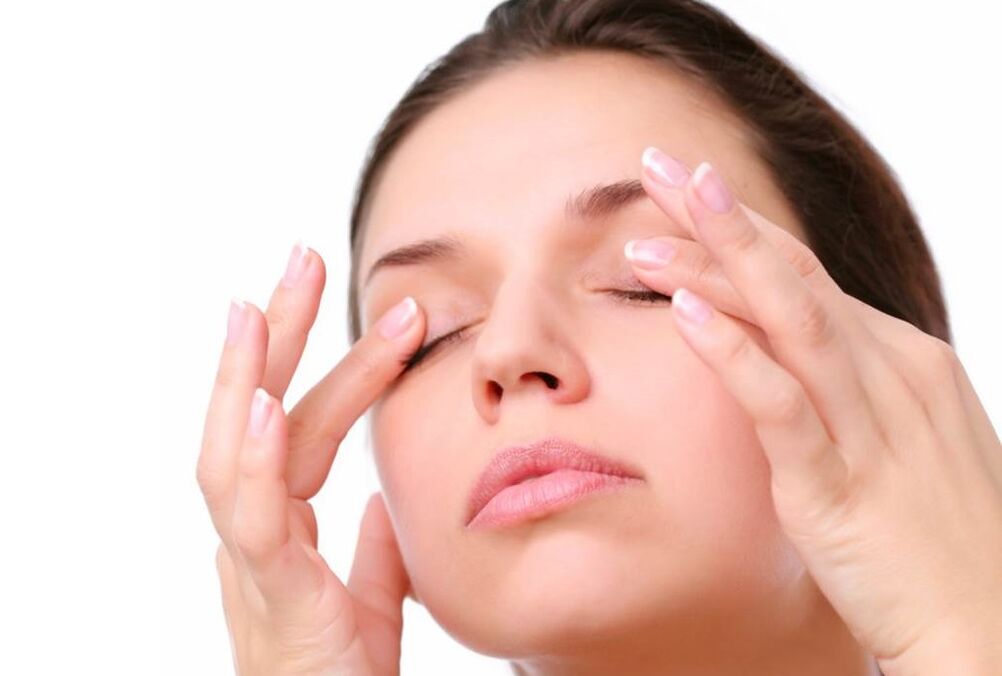 Charge eyes to restore vision